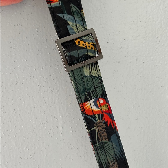 Lug Carousel XL Crossbody Wildlife Jungle Pattern Bag RFID - Picture 4 of 14